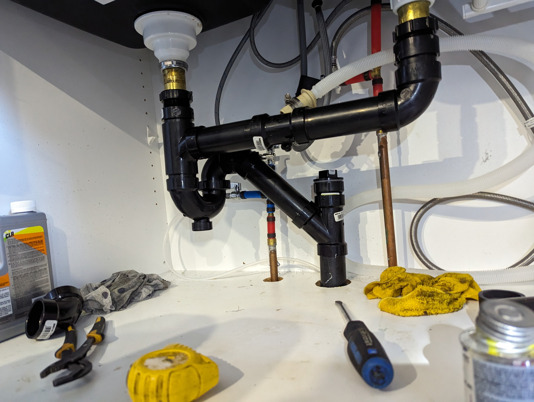 Bathroom drain cleaning service in Laval
