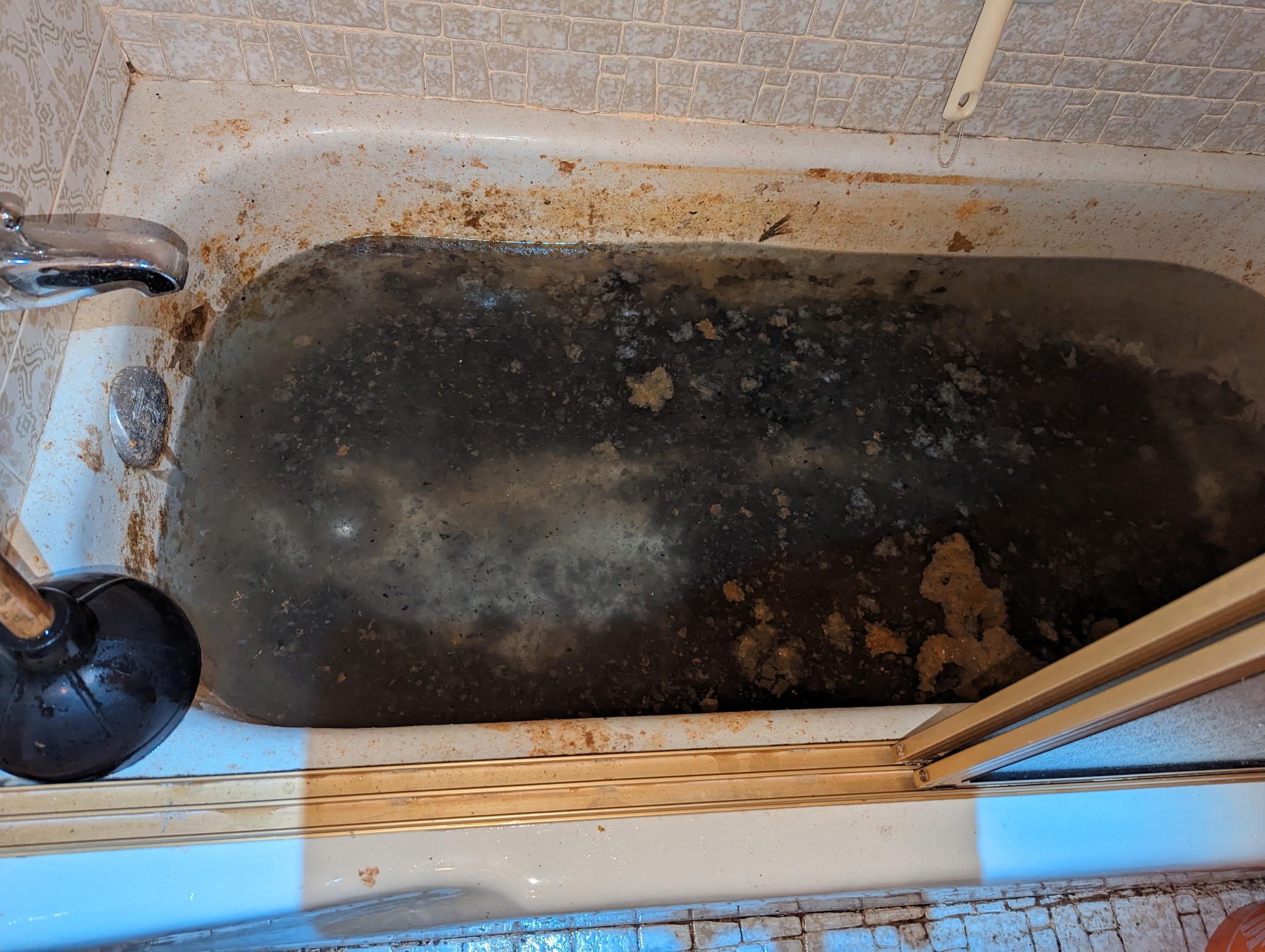 Main sewer line camera inspection in Rive-Sud